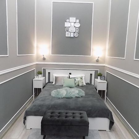 A10 Alkotmany B Apartment Будапеща Екстериор снимка