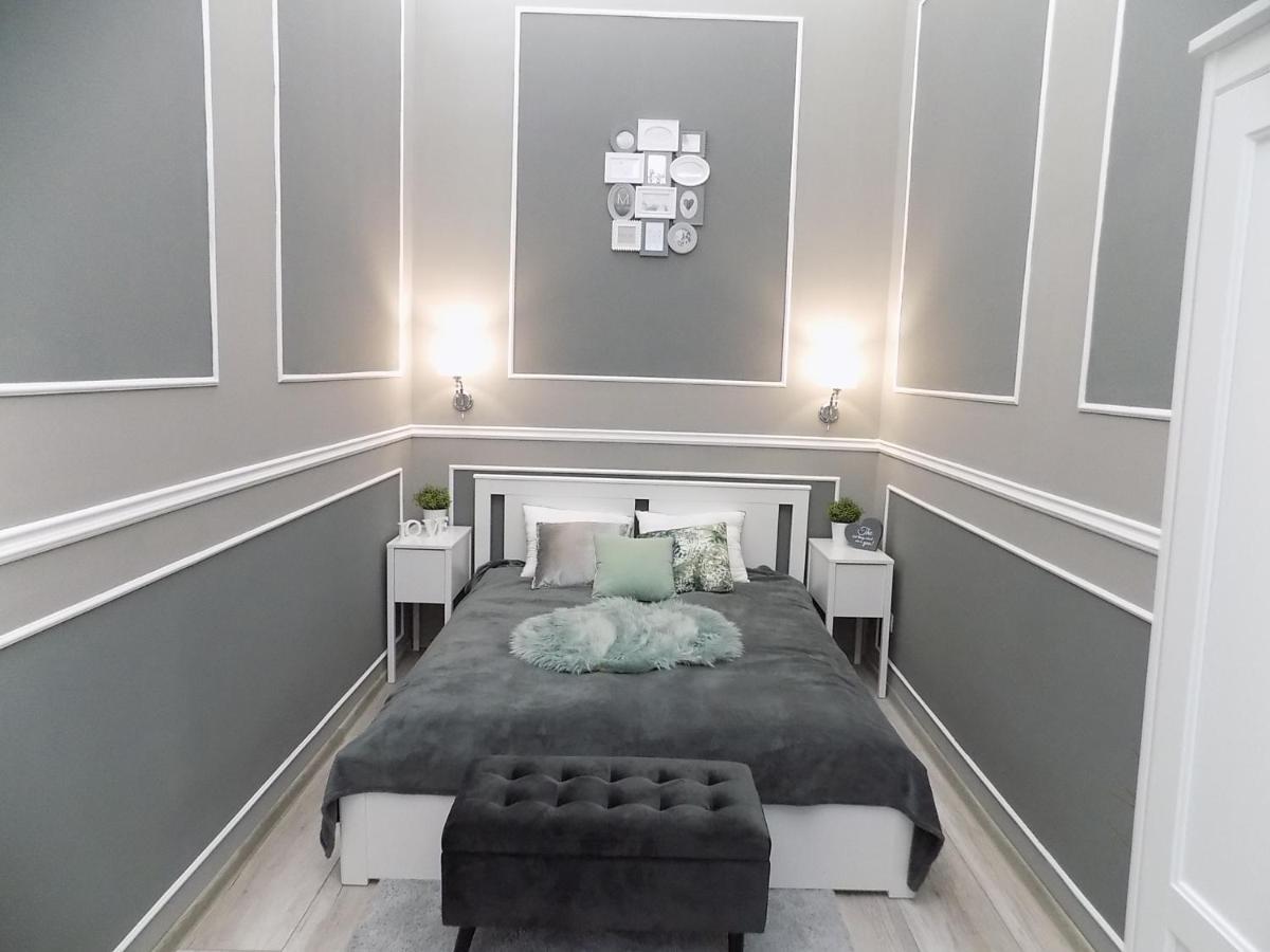 A10 Alkotmany B Apartment Будапеща Екстериор снимка