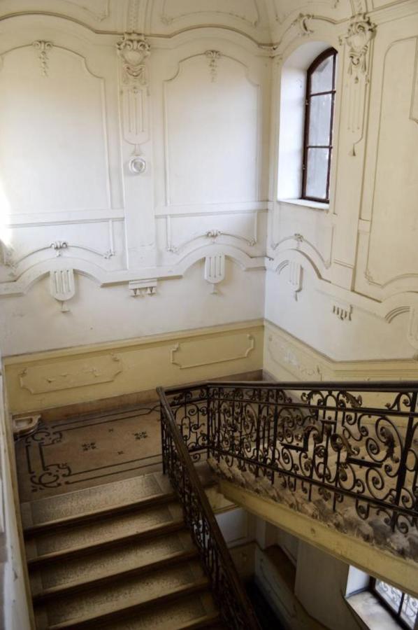 A10 Alkotmany B Apartment Будапеща Екстериор снимка
