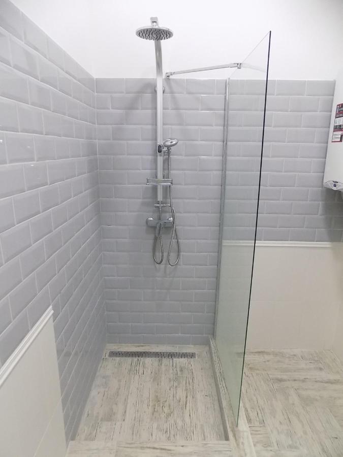 A10 Alkotmany B Apartment Будапеща Екстериор снимка